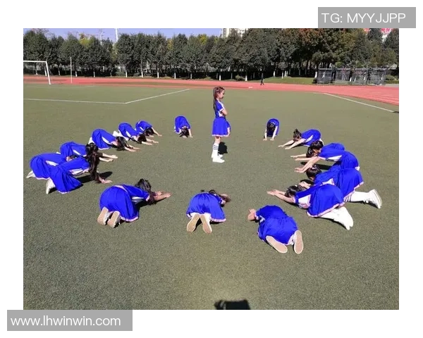 足球明星卢玲的个人经历与成就全解析 足球明星卢玲的个人经历与成就全解析